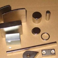 含有铈、钕和/或镨的铁-硼-稀土型永磁材料及其生产方法